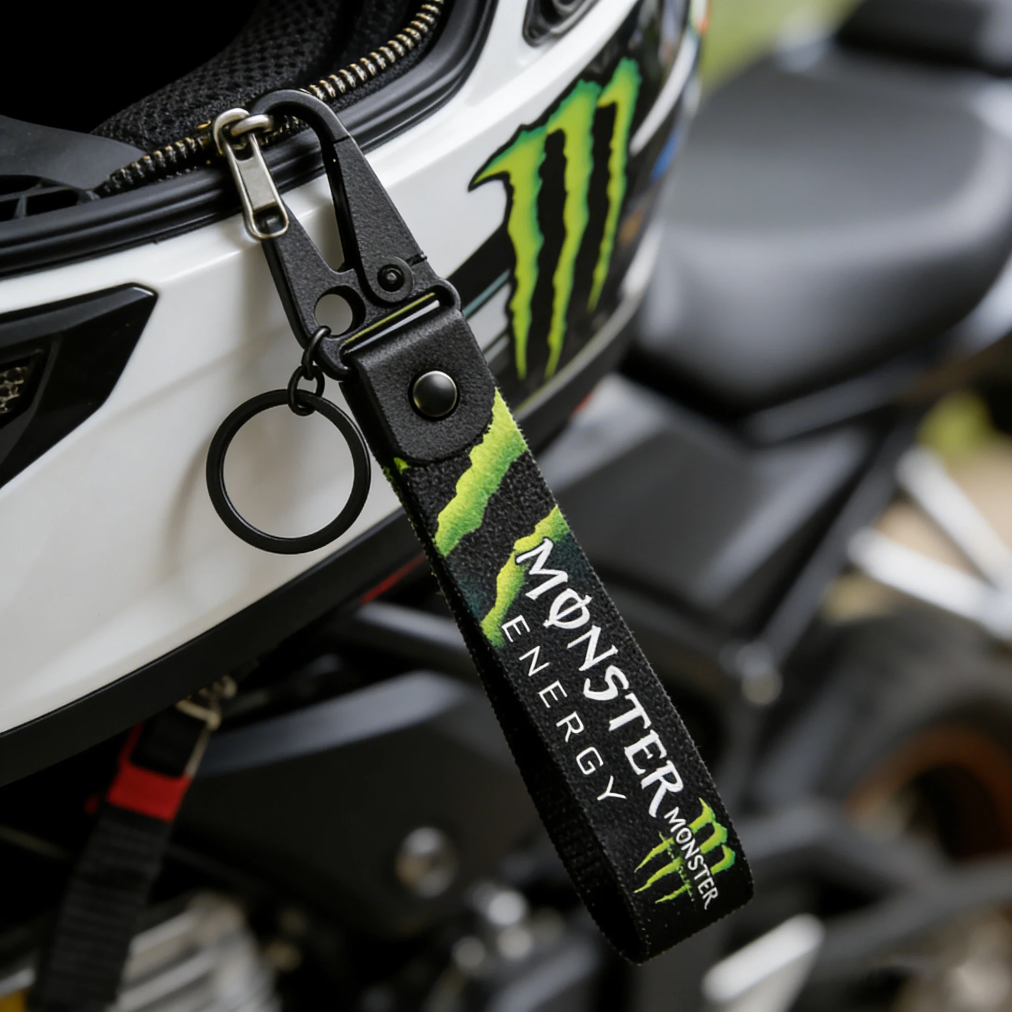 Llavero Monster Energy de Metal Forjado en Cuero para Motocicleta Yamaha, Suzuki, Honda, Kawasaki, KTM