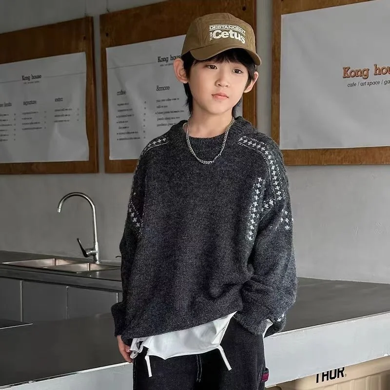 سترة للأولاد على الطراز الكوري سترة خريف وشتاء 2025 وصلت حديثًا ملابس أطفال أنيقة باللون الأسود تريكو من 3 إلى 14 سنة