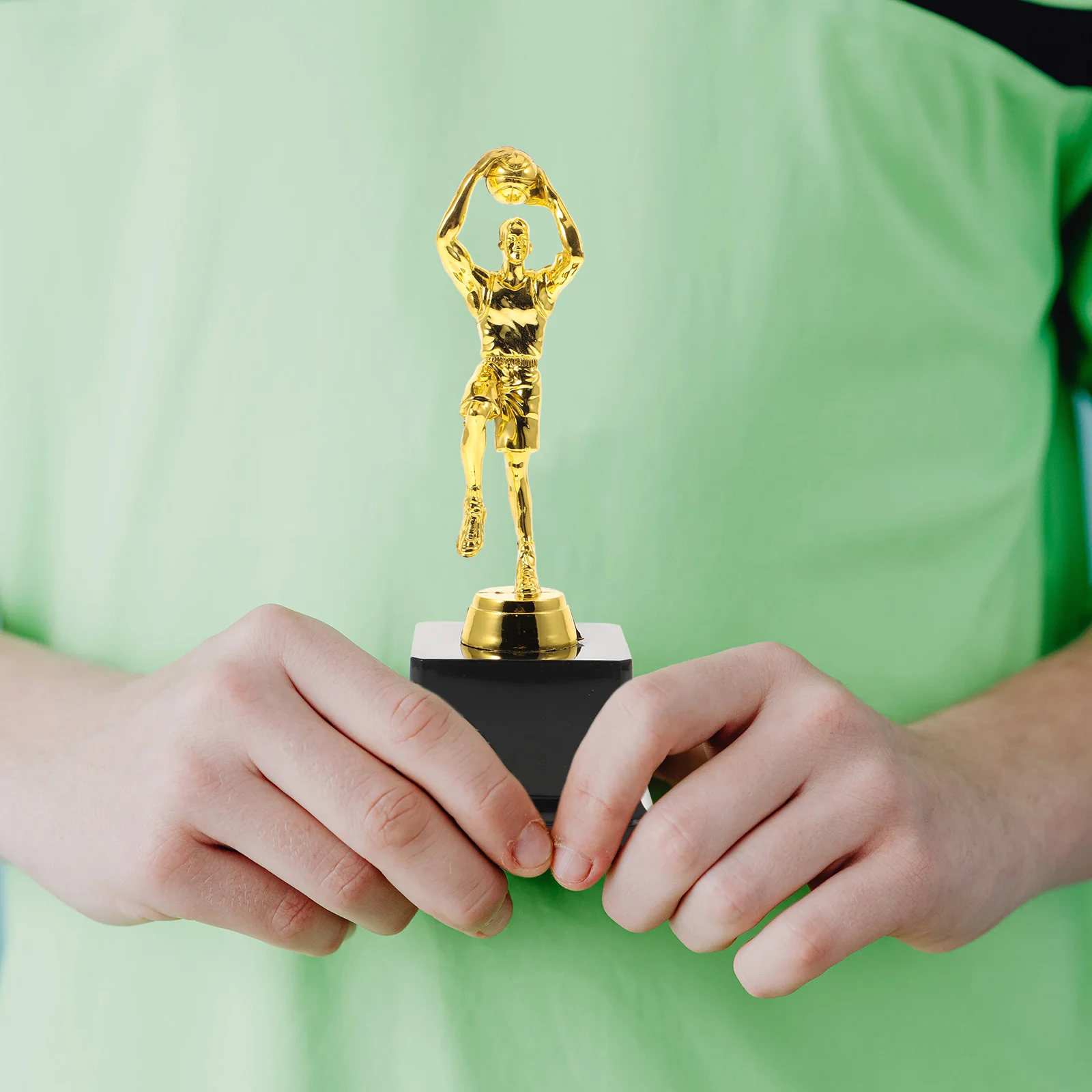 Basketball-Trophäen aus Kunststoff, goldene Spielerfigur, perfektes Themen, Andenken für Sportturniere, Teams, Teilnehmer