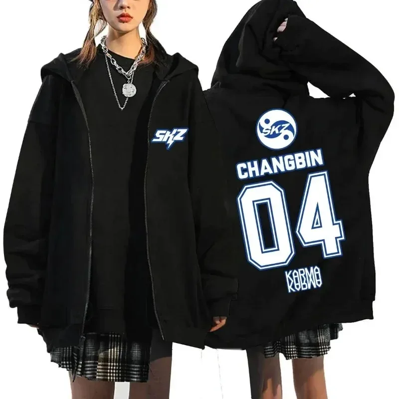 เทรนด์แฟชั่นใหม่ เสื้อฮู้ดซิปพิมพ์ลาย KPOP KARMA แฟชั่นลำลอง เสื้อฮู้ดแขนยาวผ้าฟลีซทรงหลวม