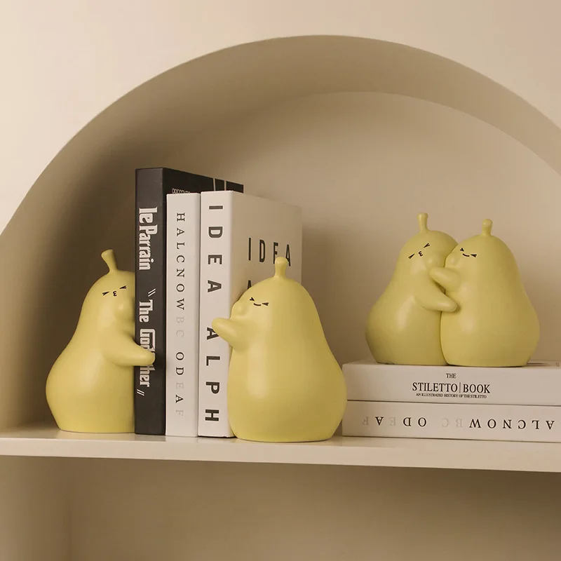 Pear Bookend Resin Hugging Figurines Pear Book Pear Statue Decorative Bookends for Shelf Living Room Home Cabinet Ornaments