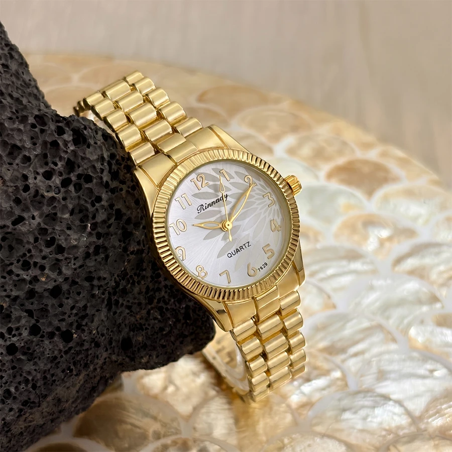 

Classic Elegant Watch for Women with One-Sided Feather Design Dial