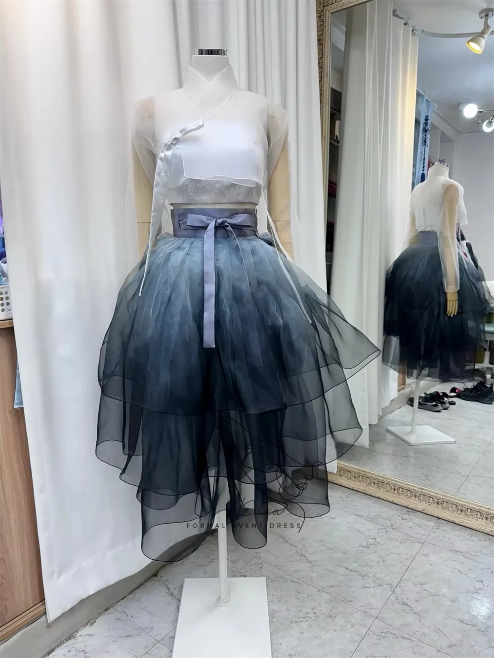 KUXA Customized Gradient Tiered Organza Hanbok Dress A Line Pleat Korea Wedding Photo Shoot Dress Long Sleeve Concert Dress