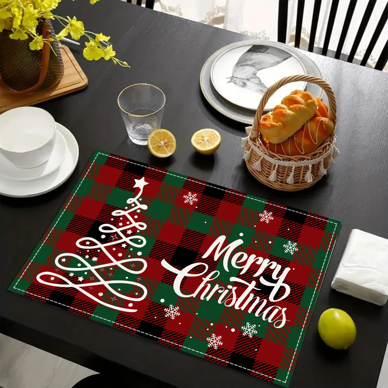 

1PC Christmas Placemats Red Green Plaid Placemats Reversible Heat-Resistant Santa Claus Place mat for Xmas Home Decoration Gifts