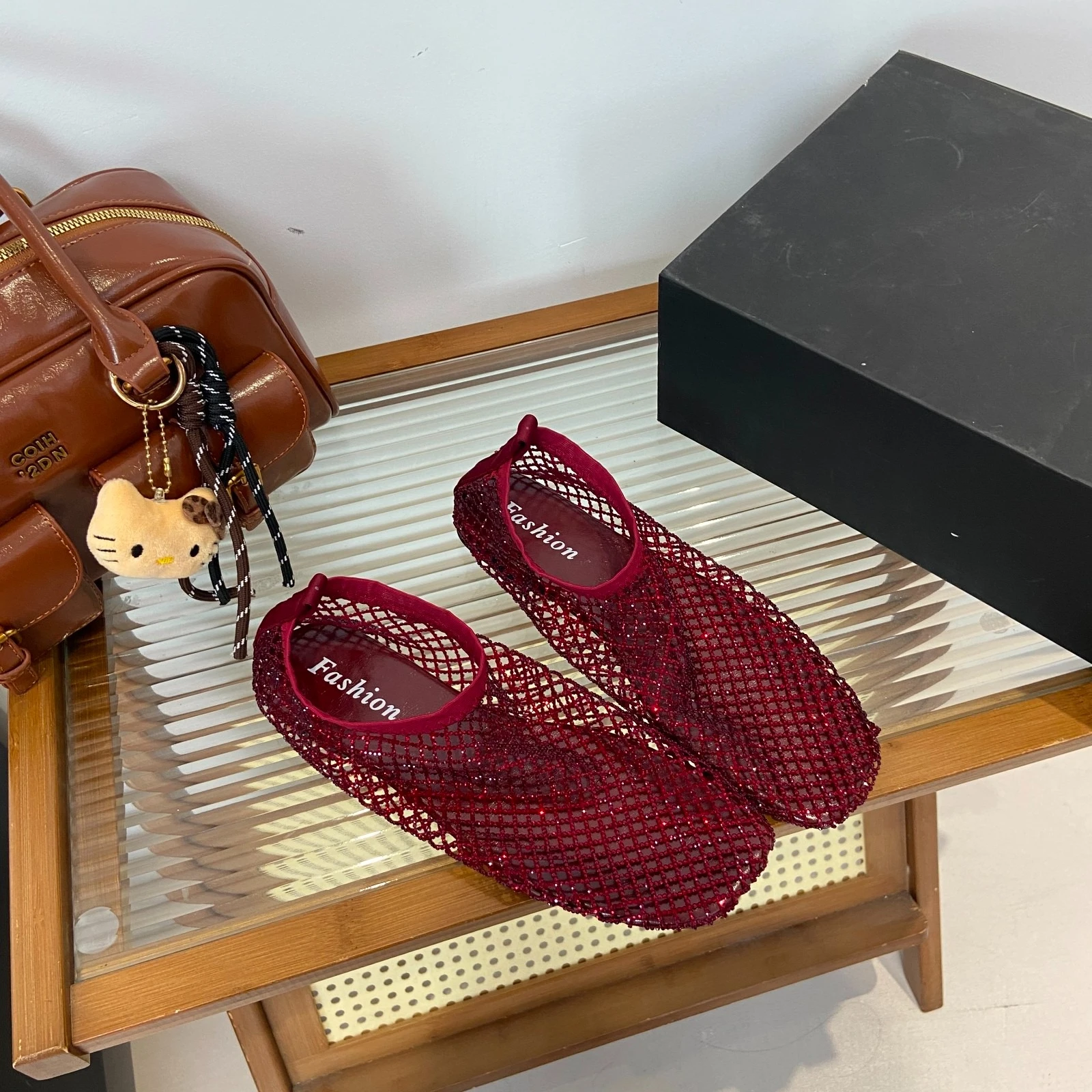 2026 Neue Strass-Hohlgewebte Ballerinas für Damen, Quadratische Spitze, Flacher Schaft, Vielseitige Schuhe mit Weicher Sohle