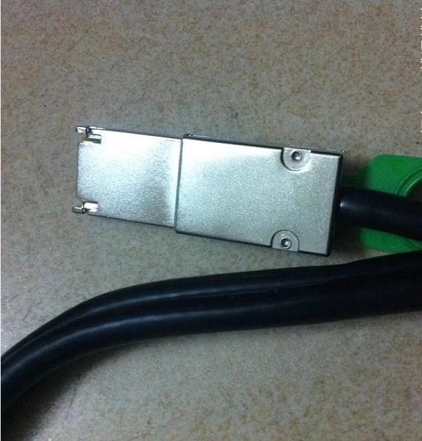 

Для серверного кабеля проектора MOLEX MXI-Express PCle x4-x4 IPASS 38P