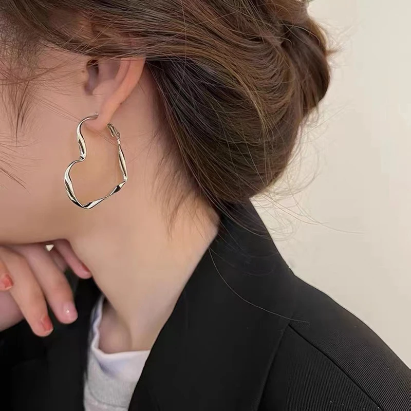 Trendy 1Pair Lovely Women Fashion Personality Exaggerated Hollow Heart Design Earring Cuff For Girl Birthday Jewelry Gift image 4