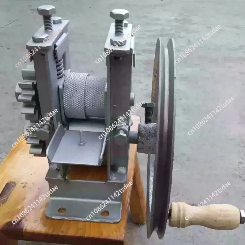 Hand‑Operated Bamboo Splitter Machine Desktop Bamboo Strip Separator Optional Smooth / Pattern Roller for Handicraft Workshop