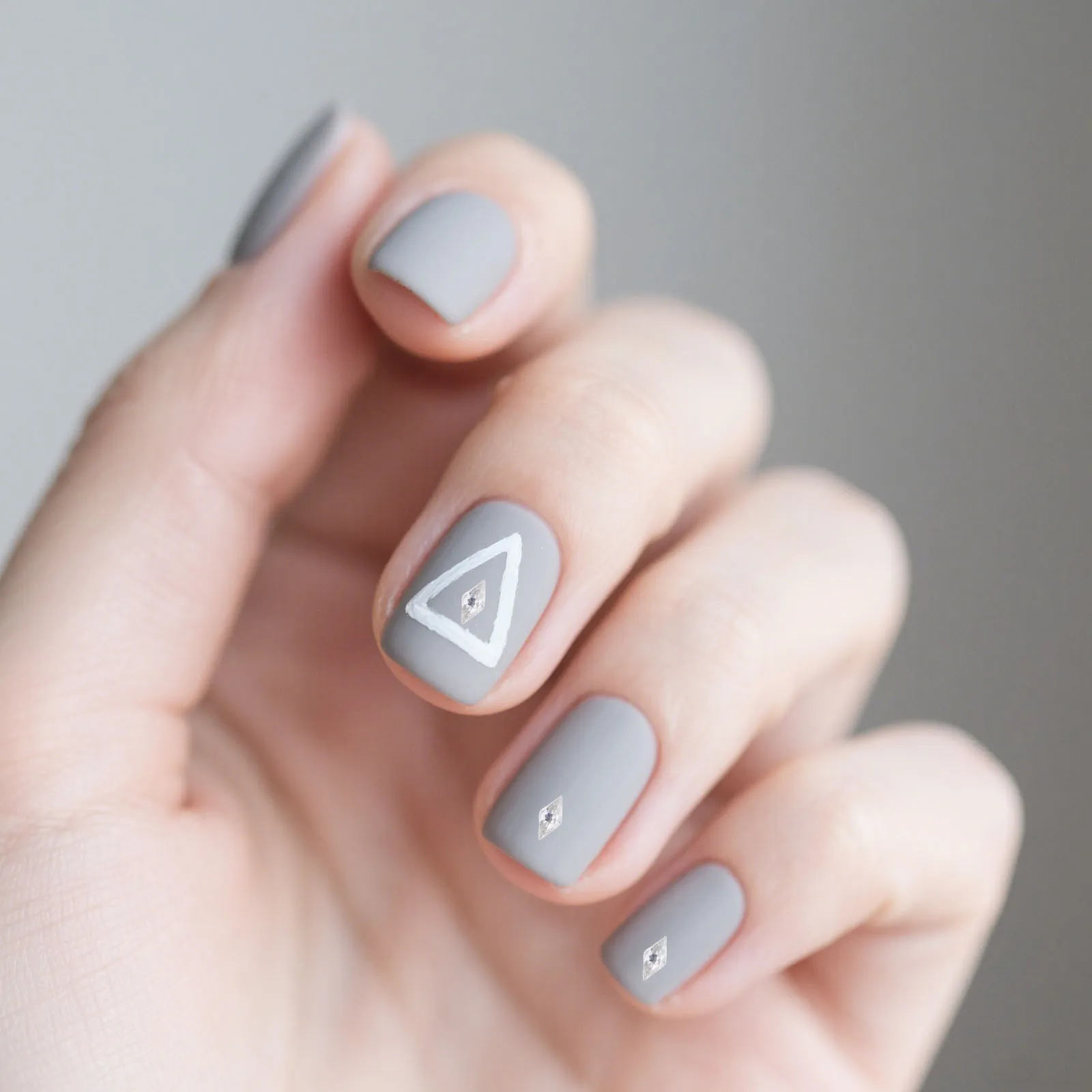 50 Uds Mini diamantes de imitación rómbicos para uñas piedras de circón con parte posterior plana abalorios para uñas deslumbrantes cuentas de circonia cúbica para manicura DIY