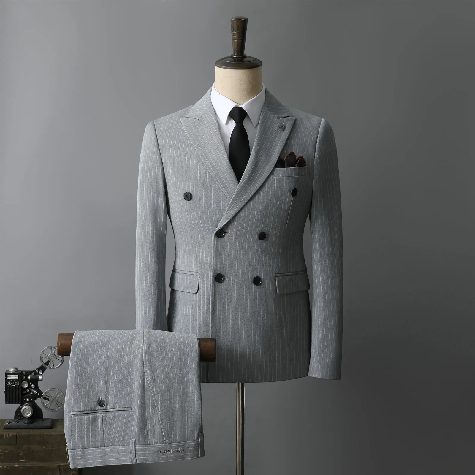 

HH357High-end double-breasted suit men's striped suit casual groom wedding dress business slim Korean version of the suit