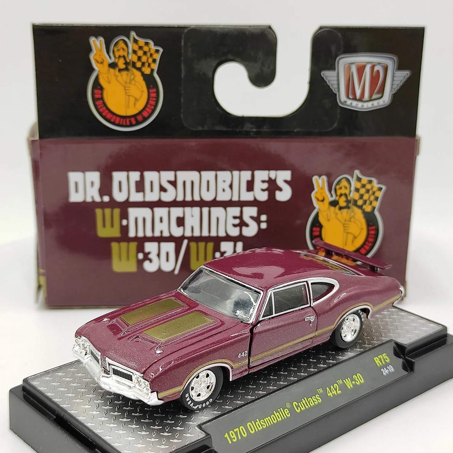 

M2 Machines, масштаб 1:64, литой под давлением сплав 1970 года Oldsmobile Cutlass T442 W-30, модель игрушечного автомобиля, классические подарки для взрослых, сувенирный статический дисплей