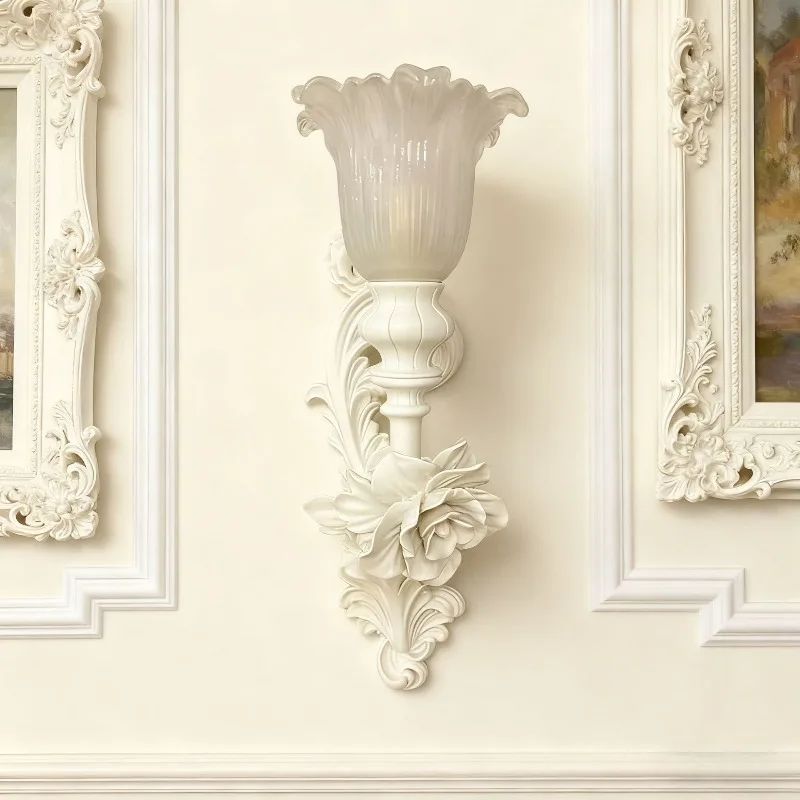 Lampu dinding Prancis, lampu dinding bunga angin krim mewah asli dengan ukiran seni untuk latar belakang koridor pintu masuk ruang tamu