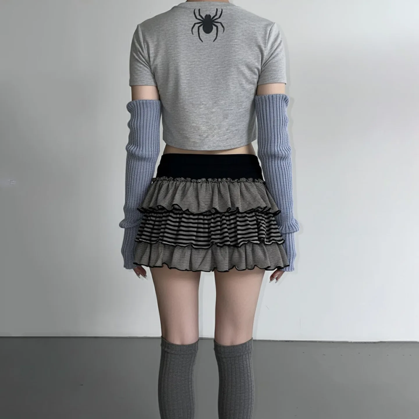 Gonna a righe di colore dolce a contrasto per donna 2026 Primavera nuova gonna a torta con foglie di loto con giunture a vita bassa