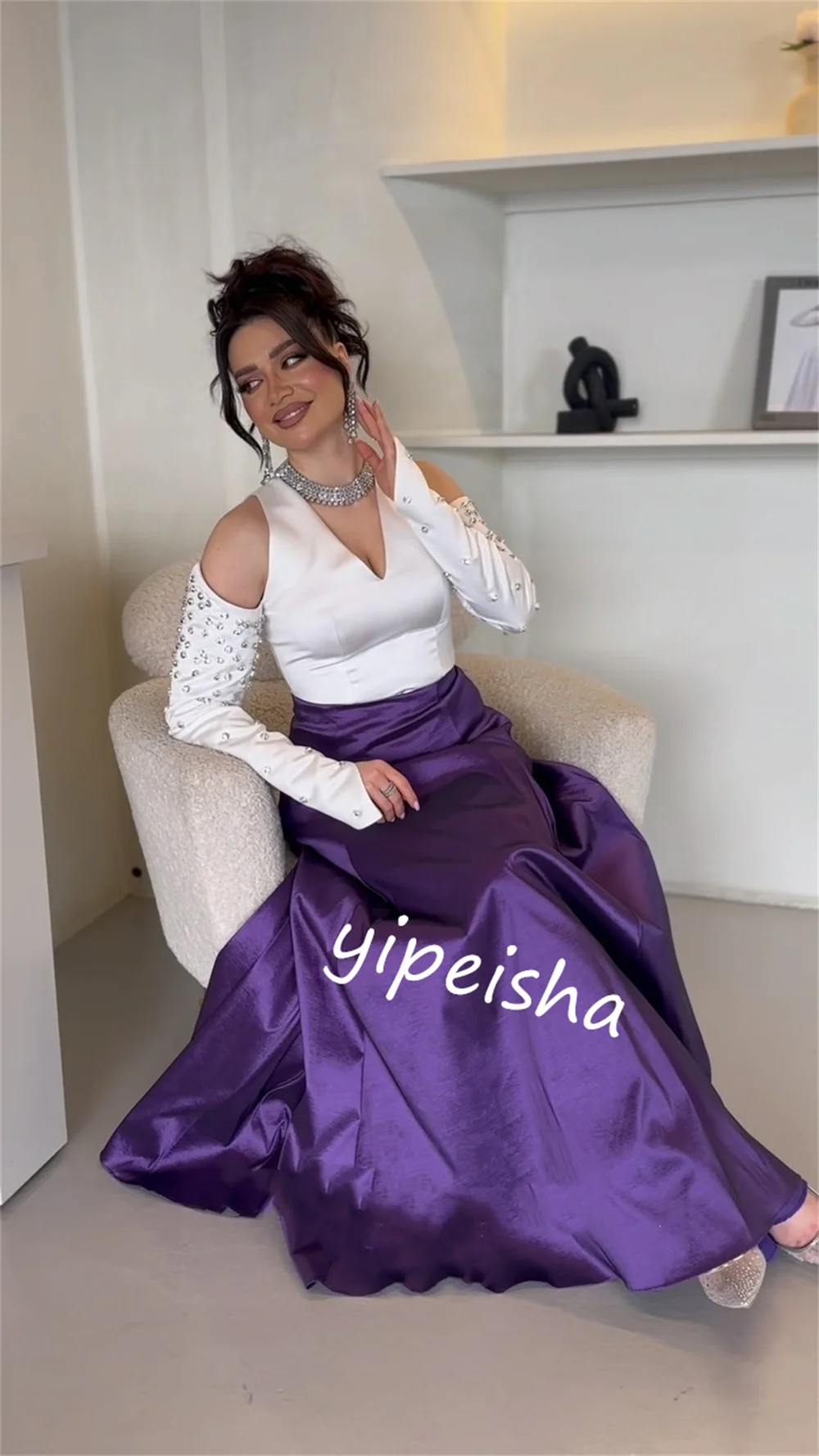 Vestido de cetim com strass, A Linha V-Neck, Quinceanera Midi, Arábia Saudita Vestidos, Ocasião sob medida