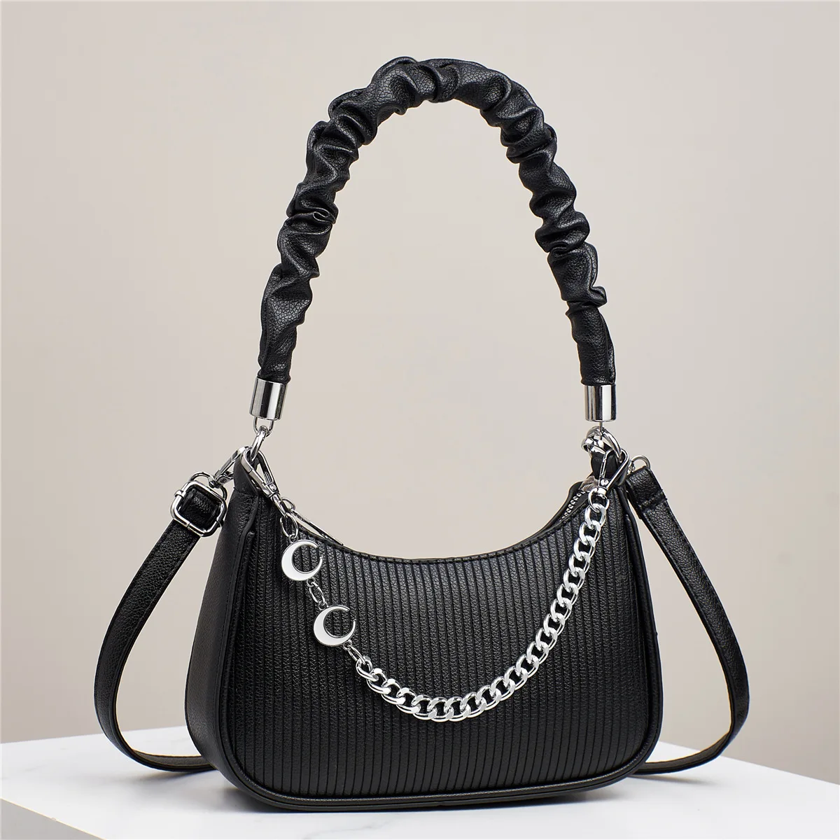 

Delicate Crescent Bag Women Shopping Party Trendy Crossbody Bag Wrinkle Design Handle Decorate Moon Chain Gentle Underarm Bags