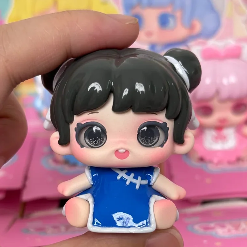 

Little Mina Genuine Versatile Styling House Mini Desktop Decor Blind Box Trendy Play Gift for Kids And Friends Cute Grain Design