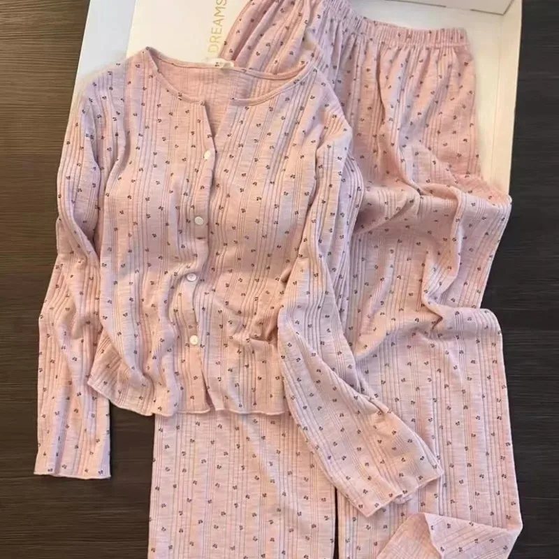 2026 Neues Damen-Pyjama-Set mit Blumenmuster und integriertem Brustpolster im koreanischen Stil, 2-teilig, langärmelig, mit Knöpfen, weiche, atmungsaktive, lässige Nachtwäsche für Frühling und Herbst,