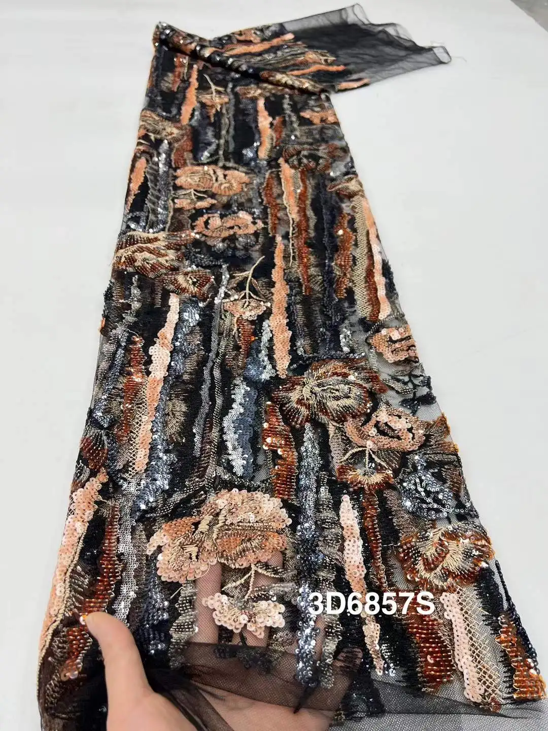 2025 تصميم جديد الأفريقي الترتر أقمشة الدانتيل عالية الجودة الفرنسية النيجيري تول الدانتيل شبكة النسيج لخياطة فساتين حفل زفاف