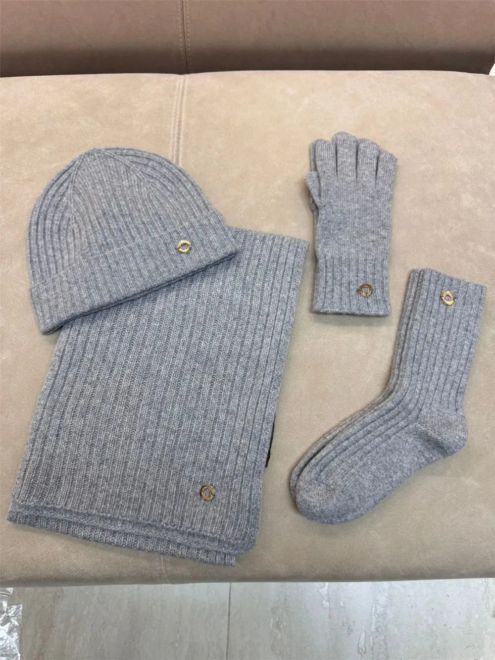 Autumn And Winter Women Warm Hats, Scarves, Dloves And Socks Four-Piece Set