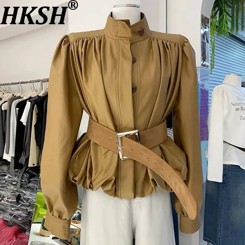 

HKSH Spring Autumn New Women Short Jacket Stand Collar Pleated Sashes Faux Leather High-end Streetwear Elegant Chic Coat HK12265
