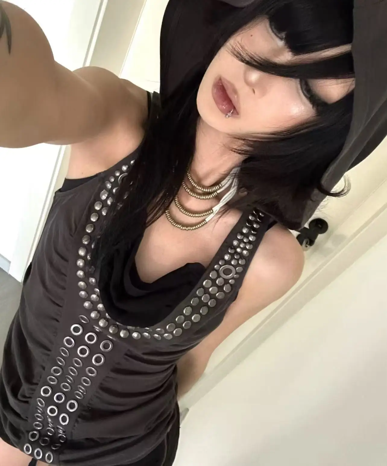 European And American Summer New Retro Rock Metal Studded Sleeveless Vest Y2K Punk Style Studded Eyeliner Clothing Slim Top