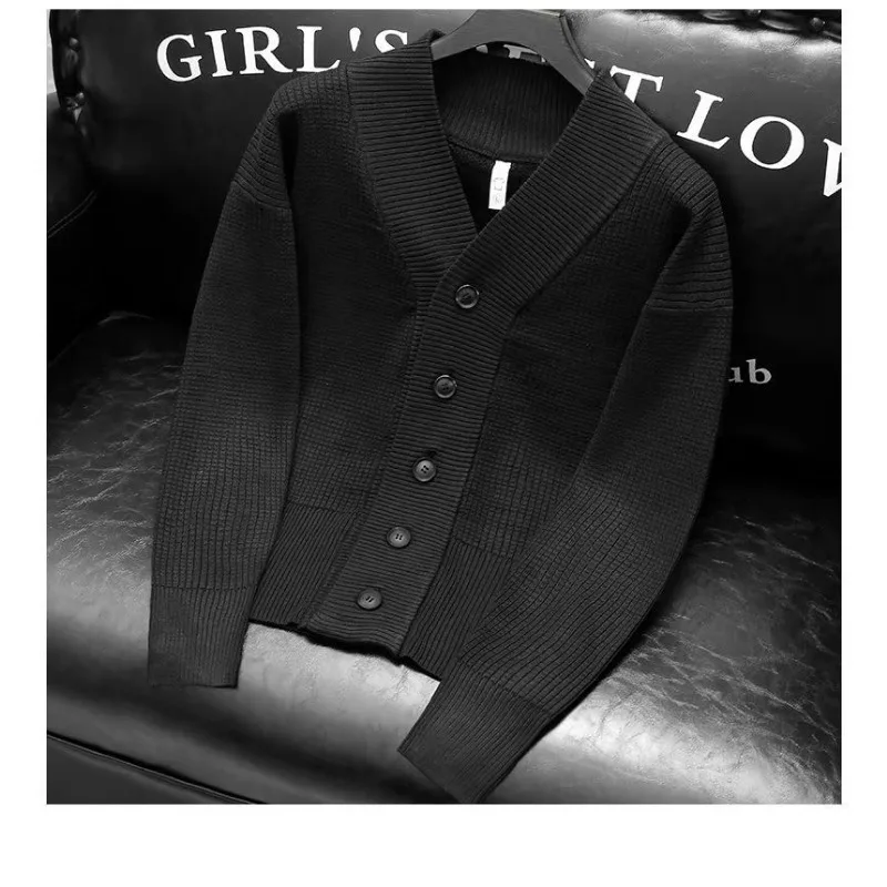 Męski sweter rozpinany z dekoltem w serek, kardigan, kurtka swetrowa, jesienno-zimowy, dopasowany, jednolity kolor, styl koreański, casualowy top.