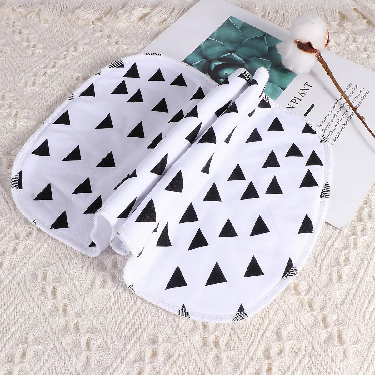 

1Pcs Cotton Baby Burp Cloths Three-Layer Absorbent Milk Spit Up Rags Wide Shoulder Design Stylish Modern Pattern Lightweight