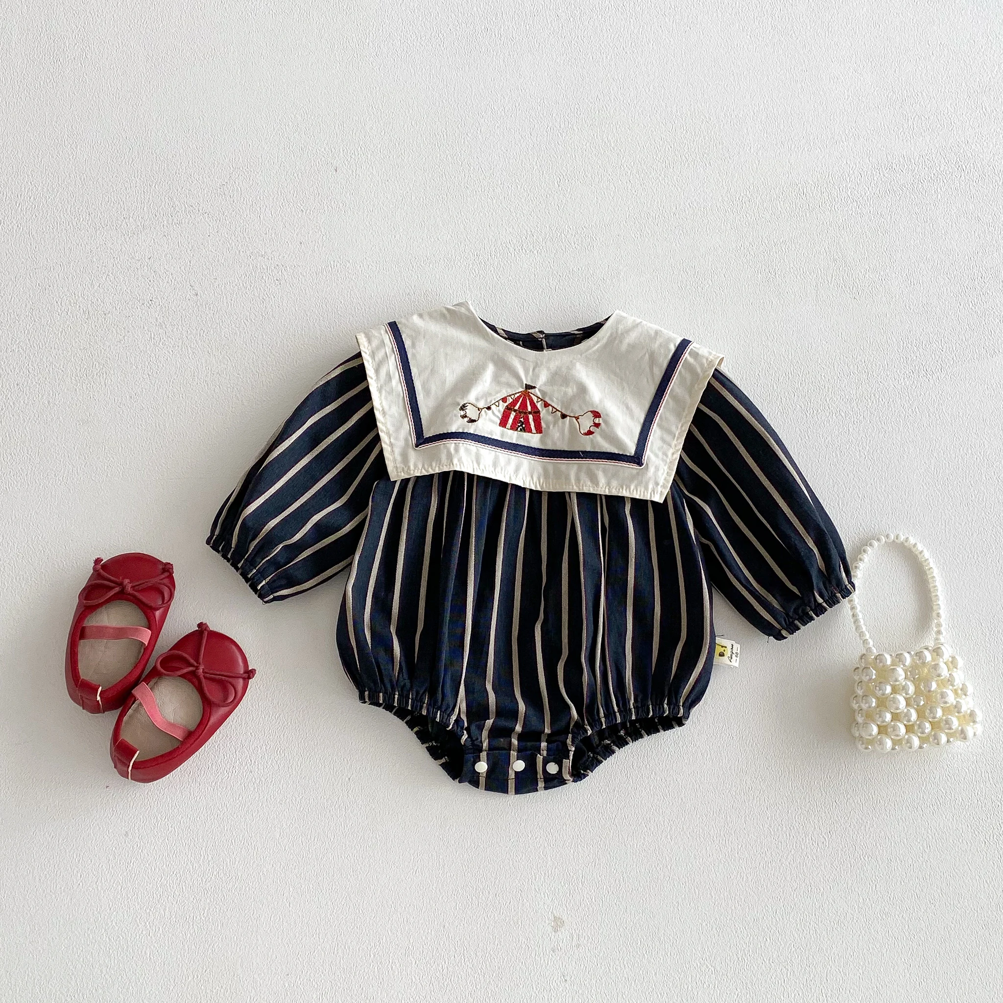 Herbstkleidung für Mädchen: Langärmliger Overall mit großem Revers und Stickerei, süßes gestreiftes Kletterkleid – Detail 2
