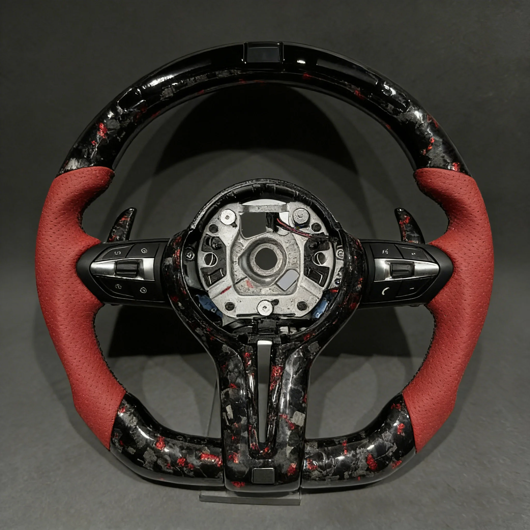 

Красный руль из кованого карбона высокого качества для BMW F21, F22, F30, F32 и F10 с красным кованым карбоном для BMW F21, F22, F30