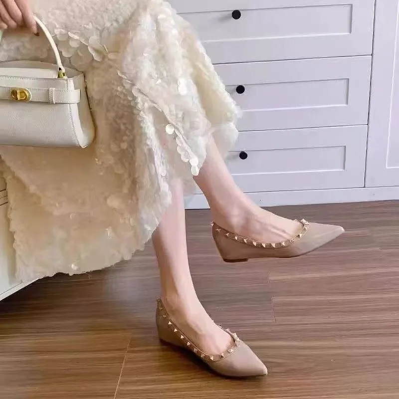 

Французские сандалии-мюли с закрытым носком для женщин, летние уличные сандалии с острым носком, с открытыми боками, на массивном каблуке, однотонные туфли-мюли