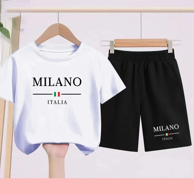 

Children's Summer Sportswear in White and Black Short-sleeved Style Suitable for Boys and Girls Aged 3 to 13 Attractive Clothing