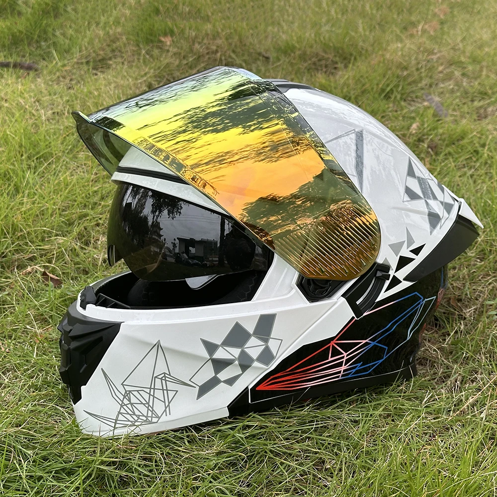 Glossy White Motorcycle Helmet with Geometric Stripe Print in Mecha Style, Dual-Layer Visor Flip-Up Helmet for Men, Full-Face Motorcycle Helmet, Personalized Large Helmet for Men, Suitable for All Seasons, Removable Inner Liner