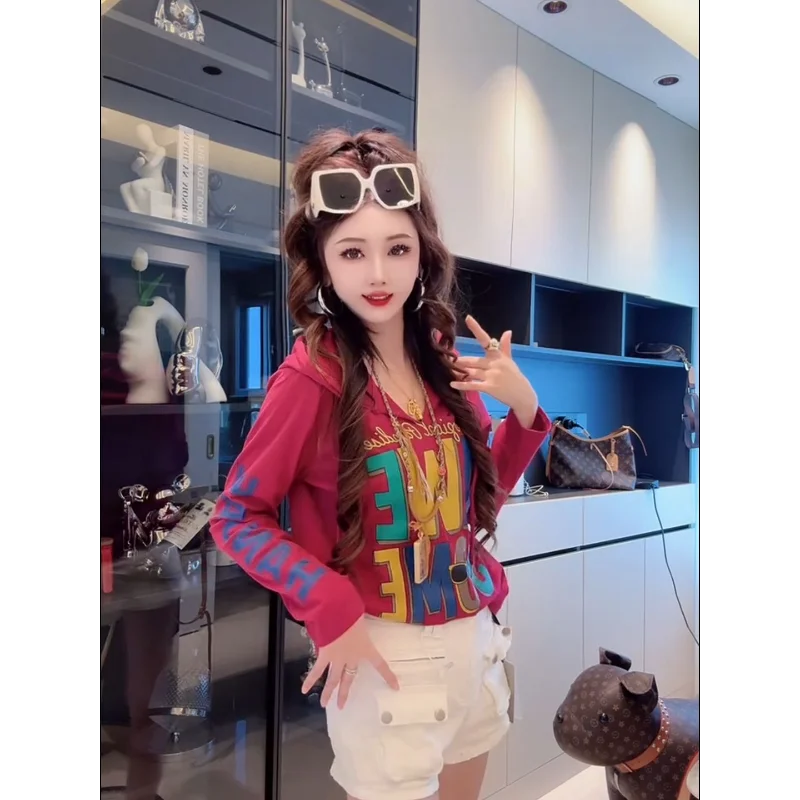 純粋な綿の大きいサイズの漫画プリントフード付き長袖Tシャツ女性用新しいルーズスリムファッショントップ