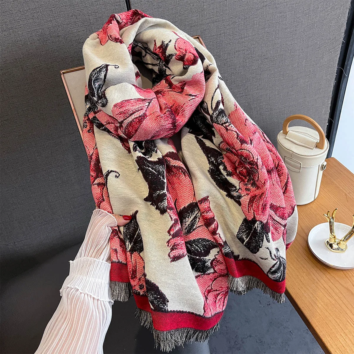 

Autumn Winter Women Retro Designer Scarves Cashmere Thick Warm Scarf Blanket Wrap Bufanda Poncho Echarpe Pashmina Foulard Stoles