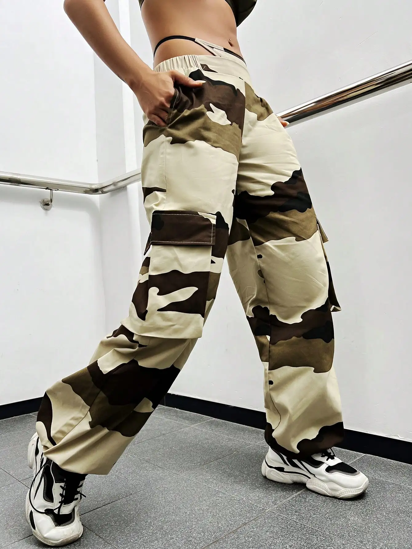 Women Fashion Camo Cargo Pants Street Flap Pocket Elastic Waist Loose Wide Leg Parachute Trousers Mujer