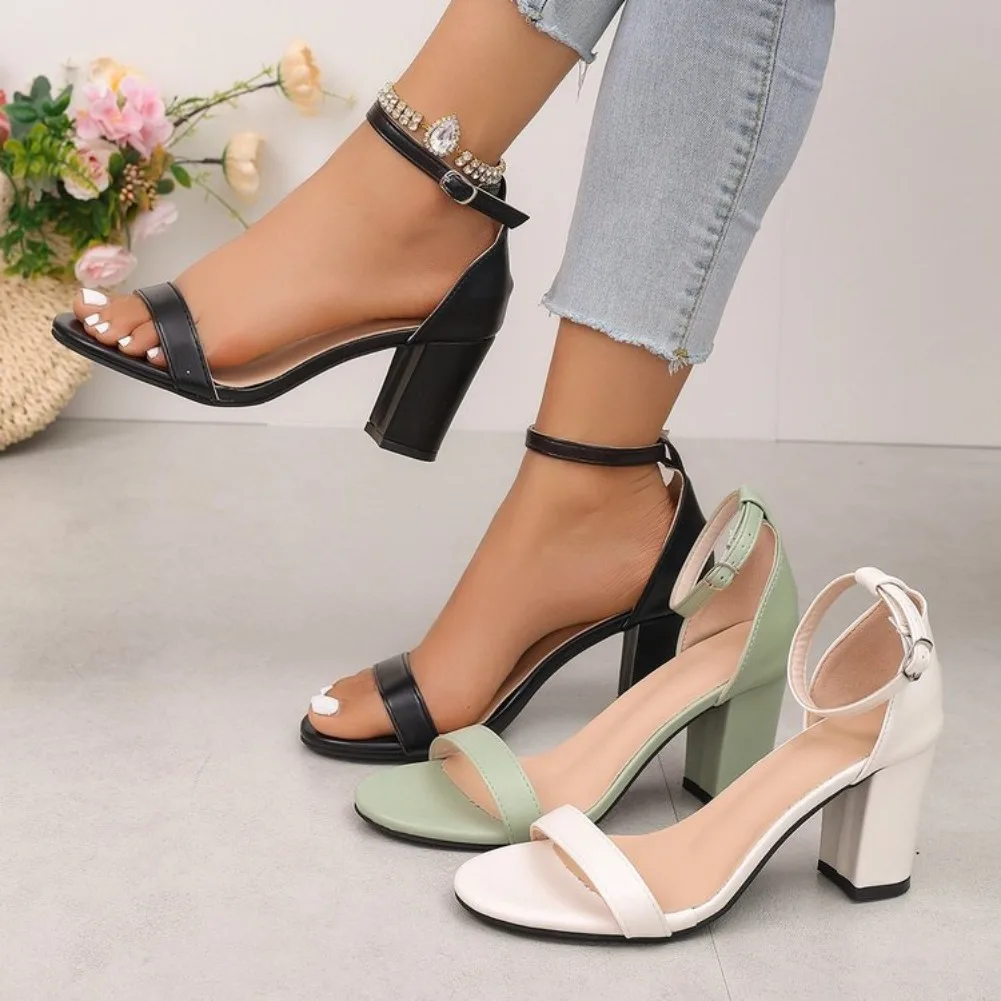 2026 Hochhackige Damensandalen mit dickem Absatz, spitzer Zehenpartie, hohlen Design und eckigem Absatz, leichter Schnitt, Damenschuhe mit Schnalle, Braut-High-Heels