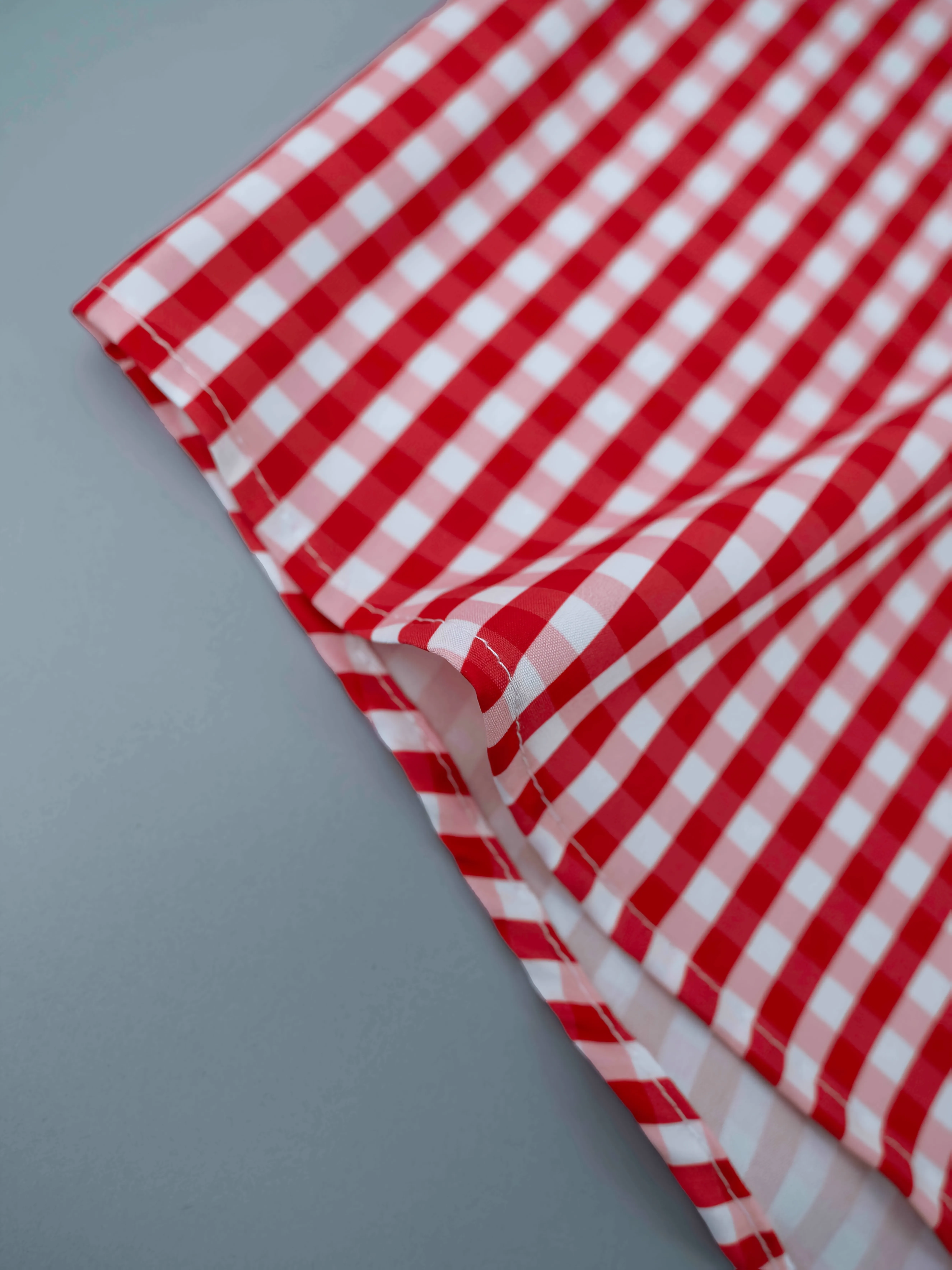 봄, 여름, 가을에 적합한 남성용 체크무늬 반팔 셔츠, 캐주얼 외출, 휴일, 일상복에 적합합니다. 10개로 만들어졌습니다.