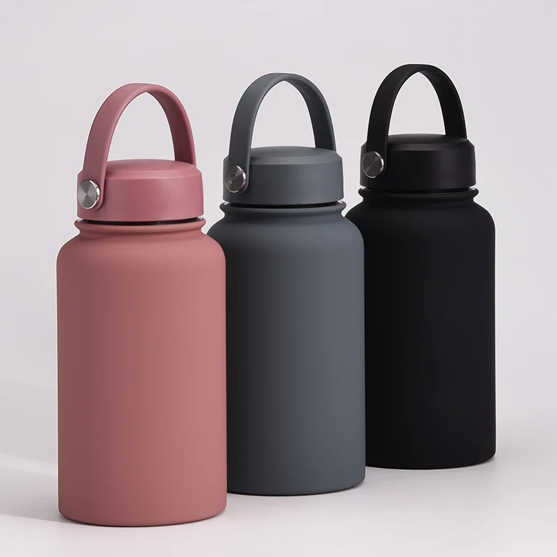 

2025 New 650ml Stainless Steel Handheld Sports Water Bottle Portable Outdoor Water Bottle Vacuum Insulated Bottle Customization