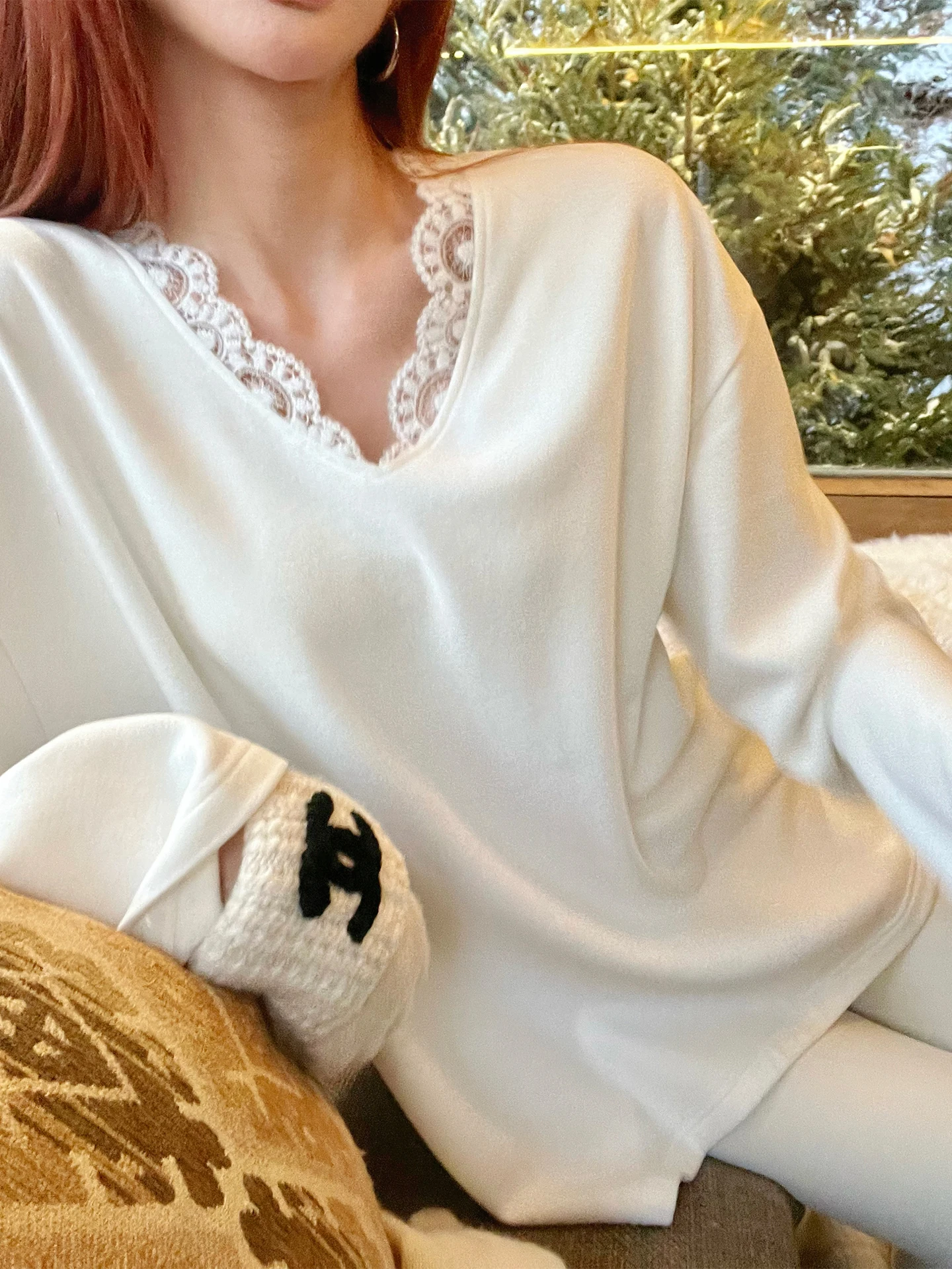 

Warm Long Sve Ladies V-ne Lace Casual Base Layer Top Loose Fit Splicing Design Spring 2025 Faion Trend Base irt