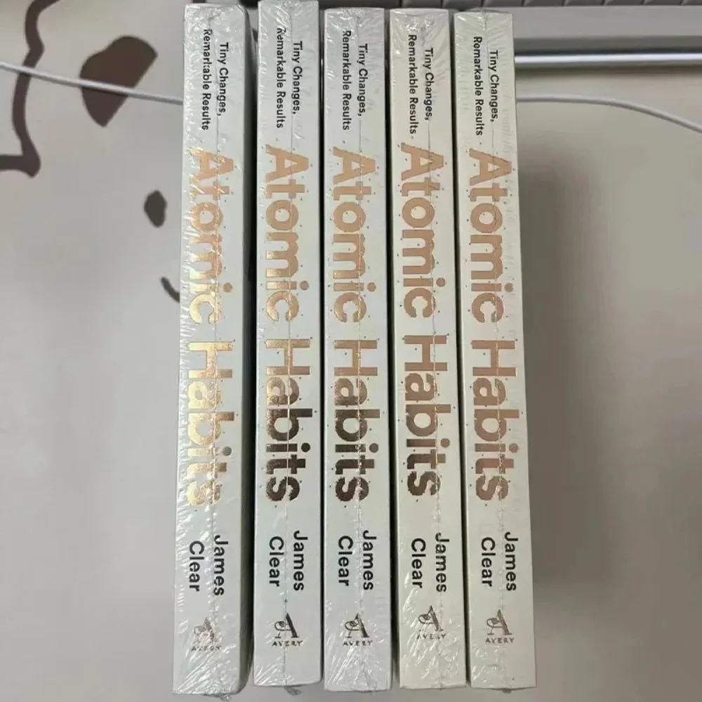 بقلم جيمس كلير، طريقة سهلة ثابتة لبناء عادات جيدة، كسر سيئة، الإدارة الذاتية، كتب التحسين الذاتي، العادات الذرية