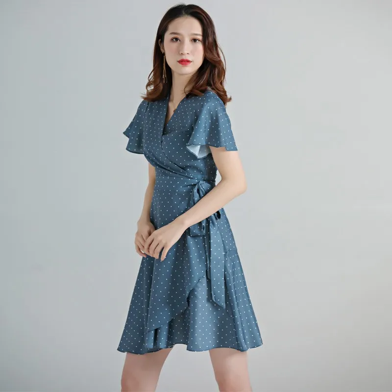 

Весна-лето 2023: Винтажная юбка-трапеция в горошек с V-образным вырезом, ультра-сказочная, уличный стиль, с узлом