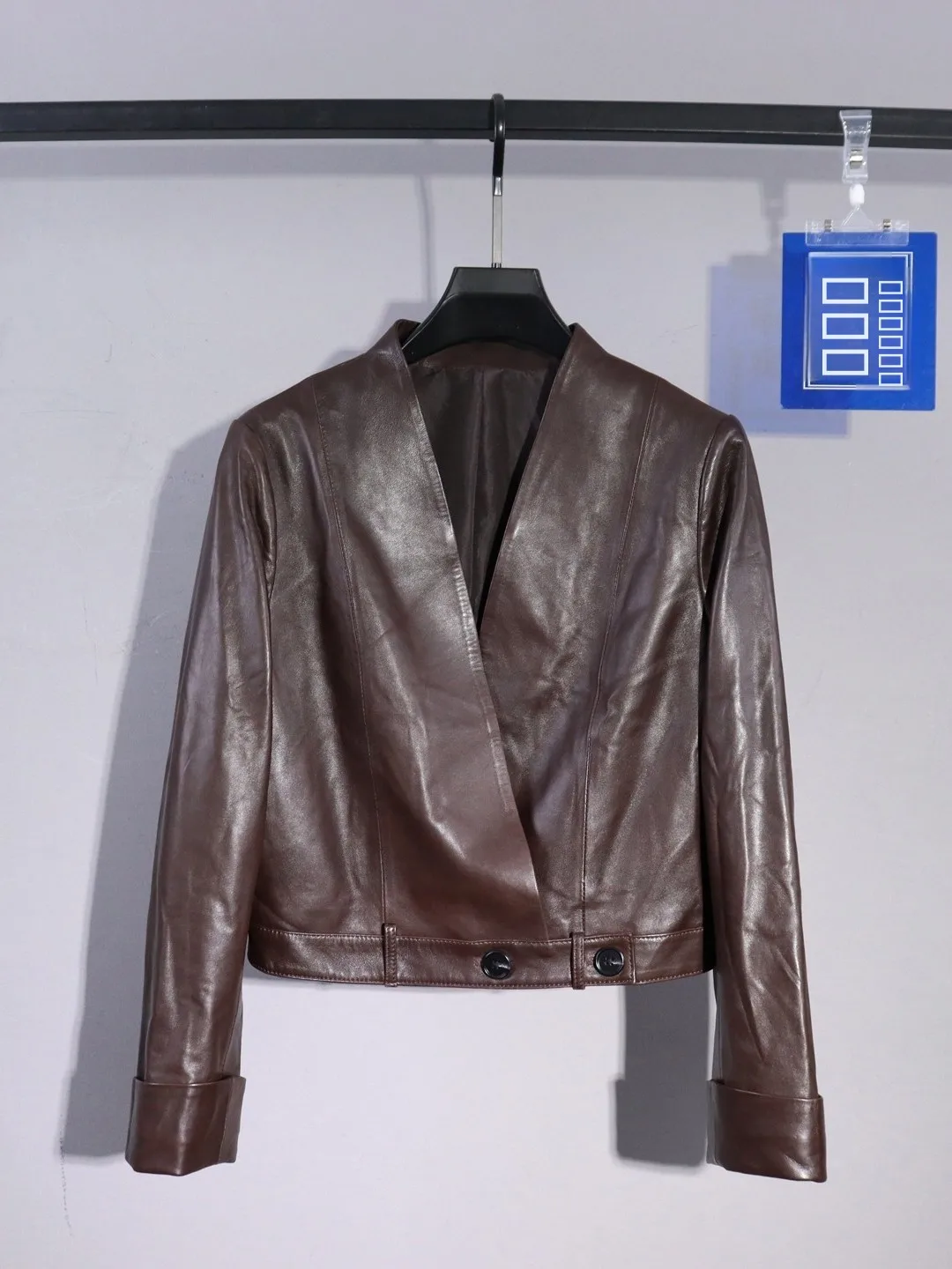 

Sli Genuine eepskin Leather Jaet Women's V-Ne Long Sve Slimming Vintage Coat Faionable Versatile Outerwear