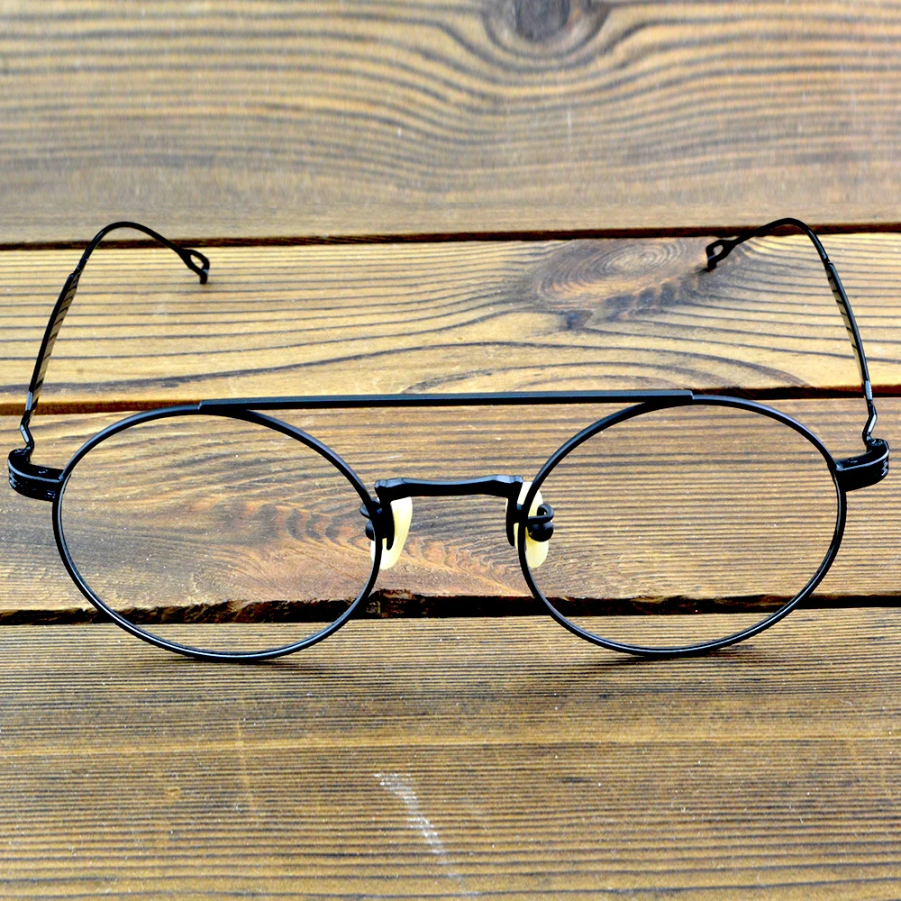 إطار نظارة بصرية مستدير مع جسر مزدوج وخفيف الوزن ومطلي بسبائك التيتانيوم