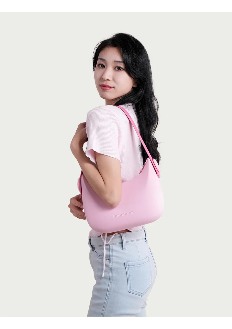 Fungoofun Adult Dopamine Crescent Shaped Armpit Bag 2025 New Women's Outdoor Commuting Handbag Niche Design Dumpling Bag