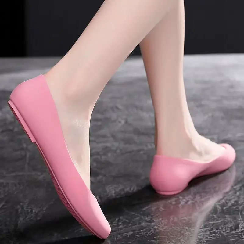 2024 nuova scarpa da pioggia Slip-On poco profonda da donna estiva suola morbida sandali in gelatina di cristallo antiscivolo suola piatta scarpa Casual impermeabile