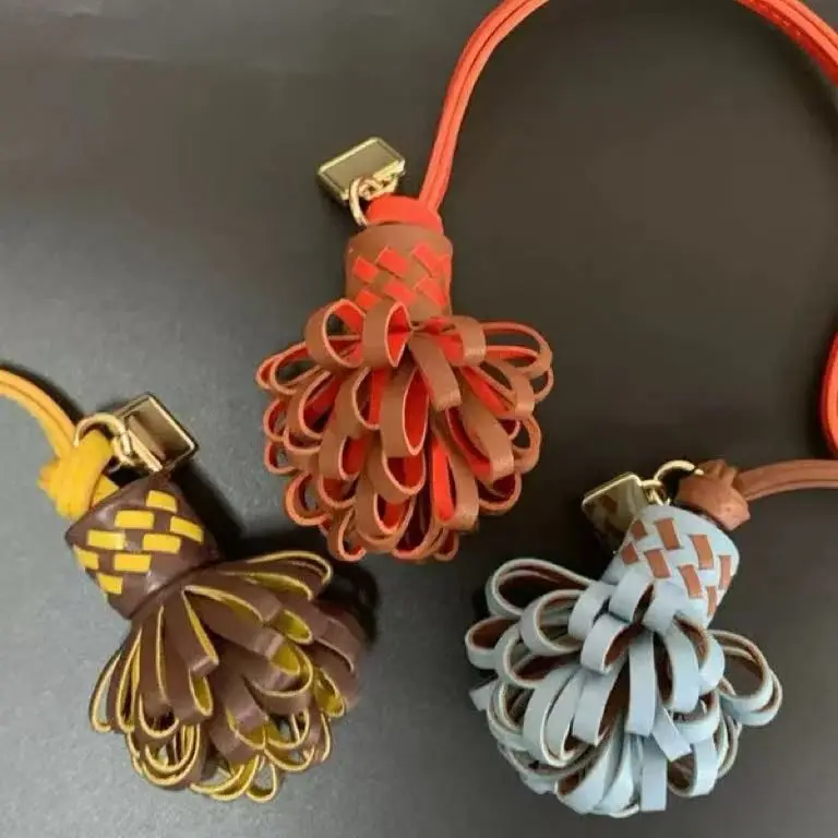 

Tassel flower bag charm for women's bag handmade genuine leather fashion high-end leather keychain bag accessories