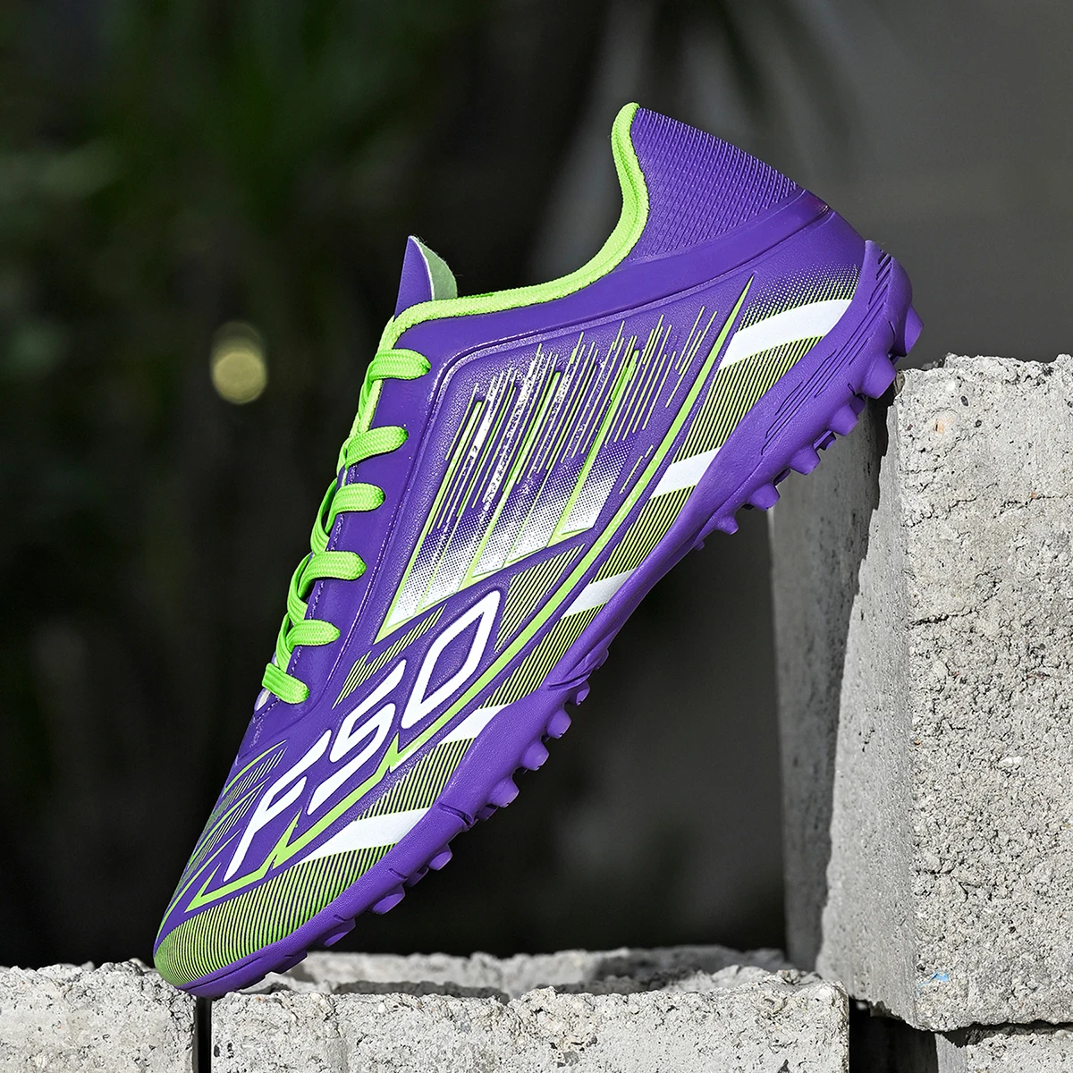 

Men's professional football shoes are lightweight, breathable, TF nail anti slip, wear-resistant rubber outsole