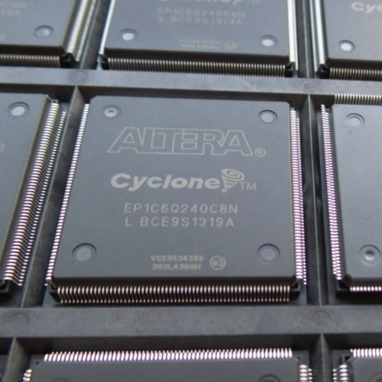 1~10pcs/lot EP1C6Q240C8N EP1C6Q240I7N QFP-240 EP1C6Q240 100% Brand New Original.