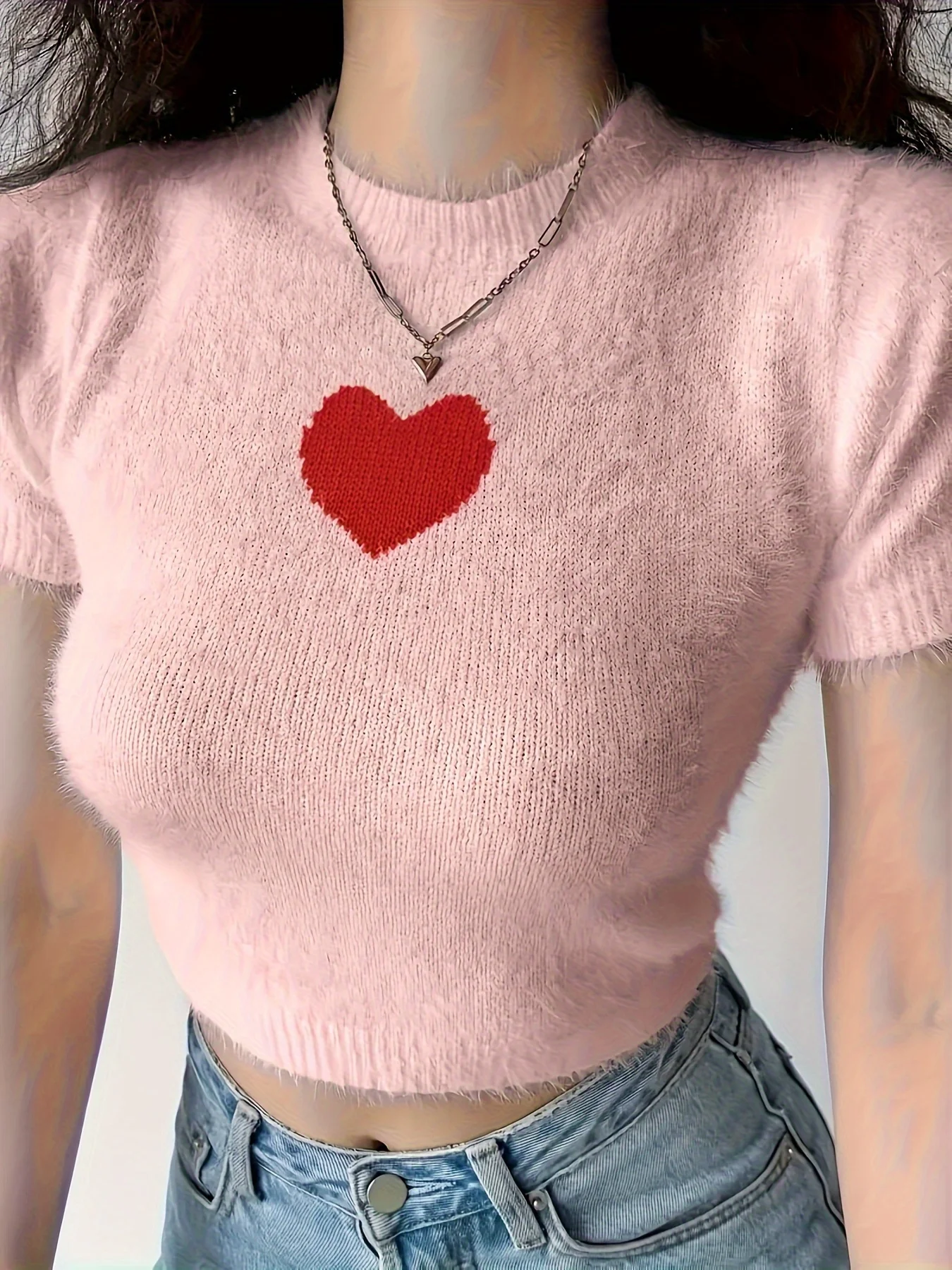 

Autumn and Winter New Fashion Woman Sweater Fitted Crew Neck Heart Jacquard Fleece Short Sleeve Pullover Knit Top