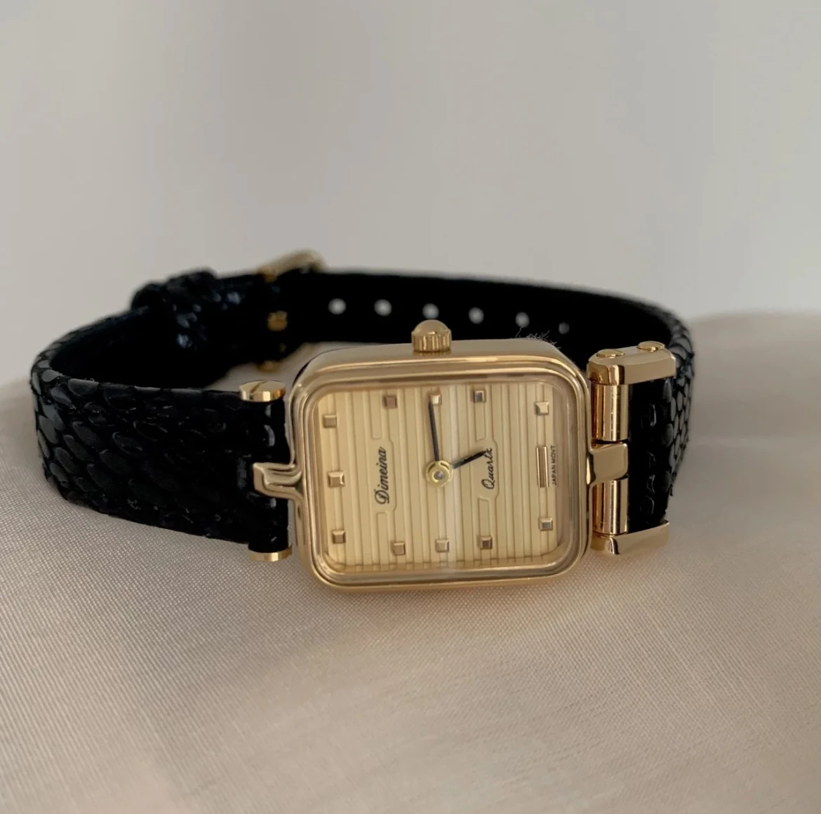 

Original ladies watchRetro style light luxury fashion square retro leather quartz watch temperament women's watch gift for women